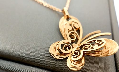 珠寶首飾的象征意義 傳遞情感與文化的無(wú)聲語(yǔ)言